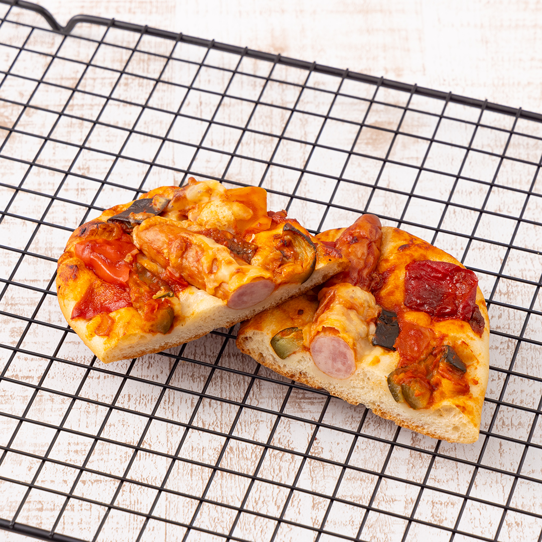 彩り野菜とソーセージのフォカッチャ(STAND)