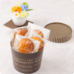 【お花のギフト】マドレーヌ4個入